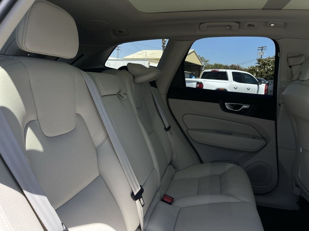 2023 Volvo XC60 B5 Plus Bright Theme