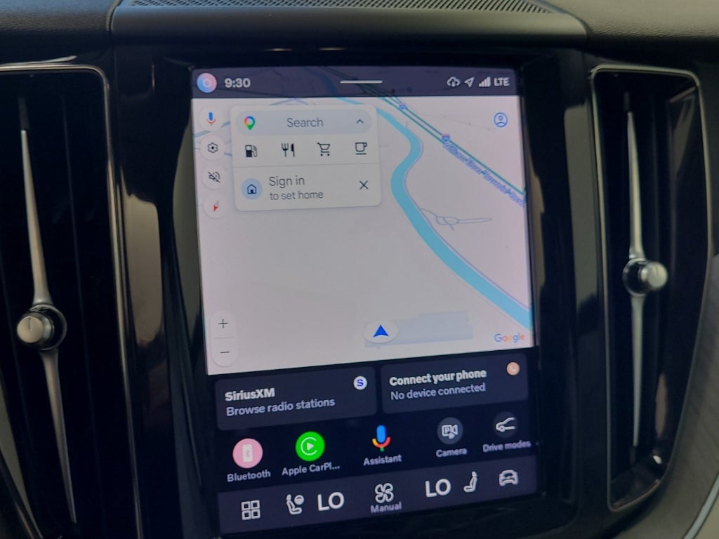 2023 Volvo XC60 B5 Plus Bright Theme