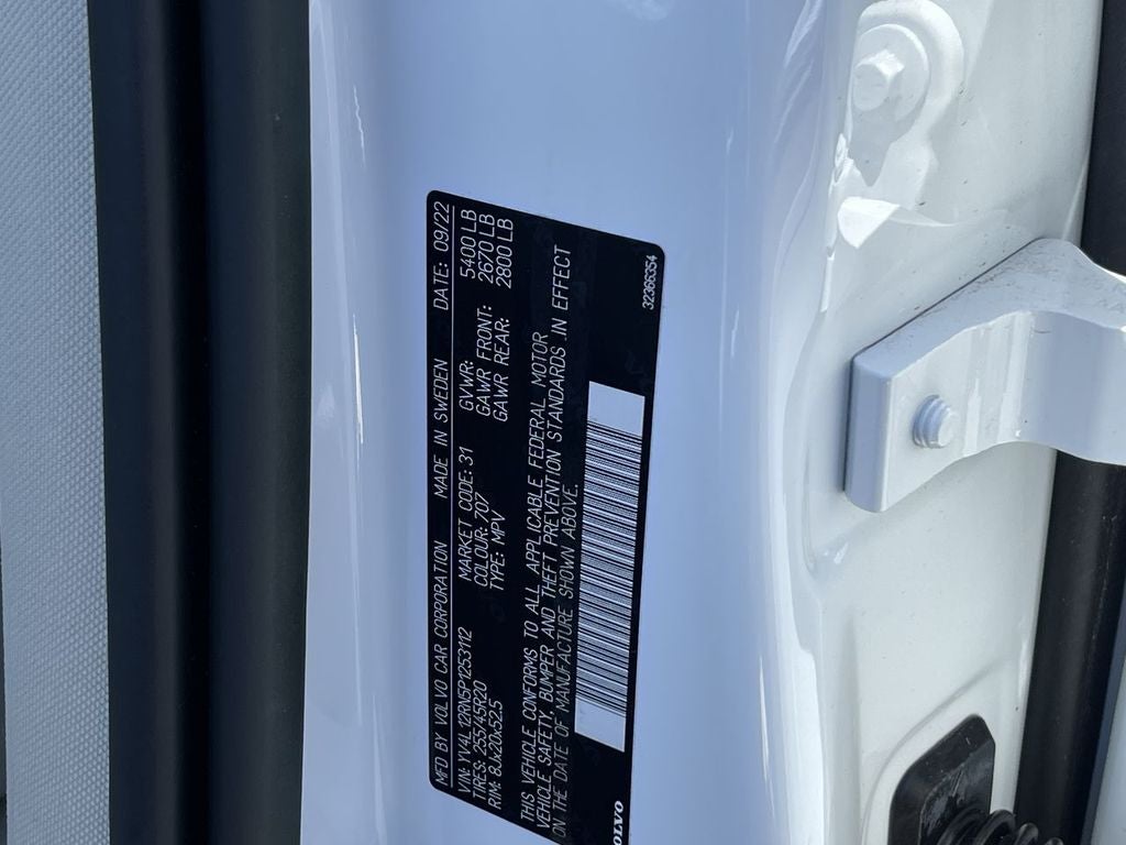 2023 Volvo XC60 B5 Plus Bright Theme