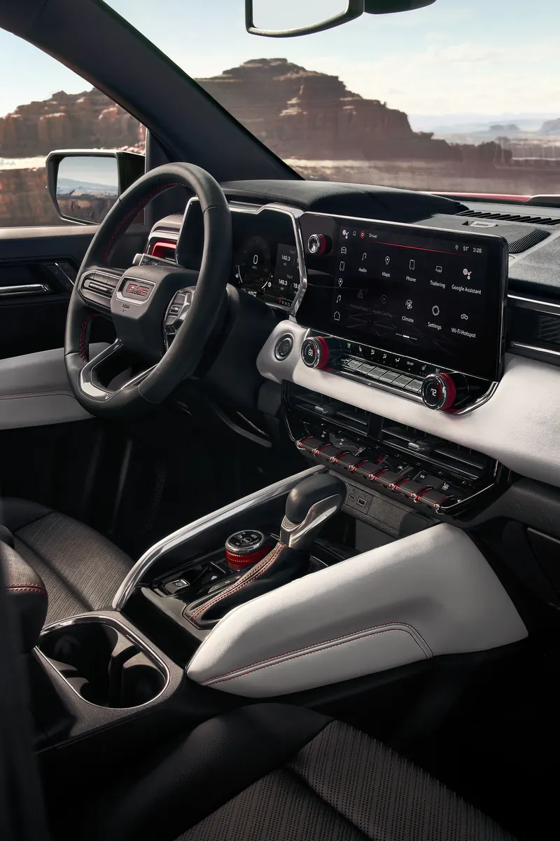 2026 GMC Canyon infotainment system at Bonander GMC in TURLOCK CA